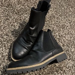 Blowfish black boots